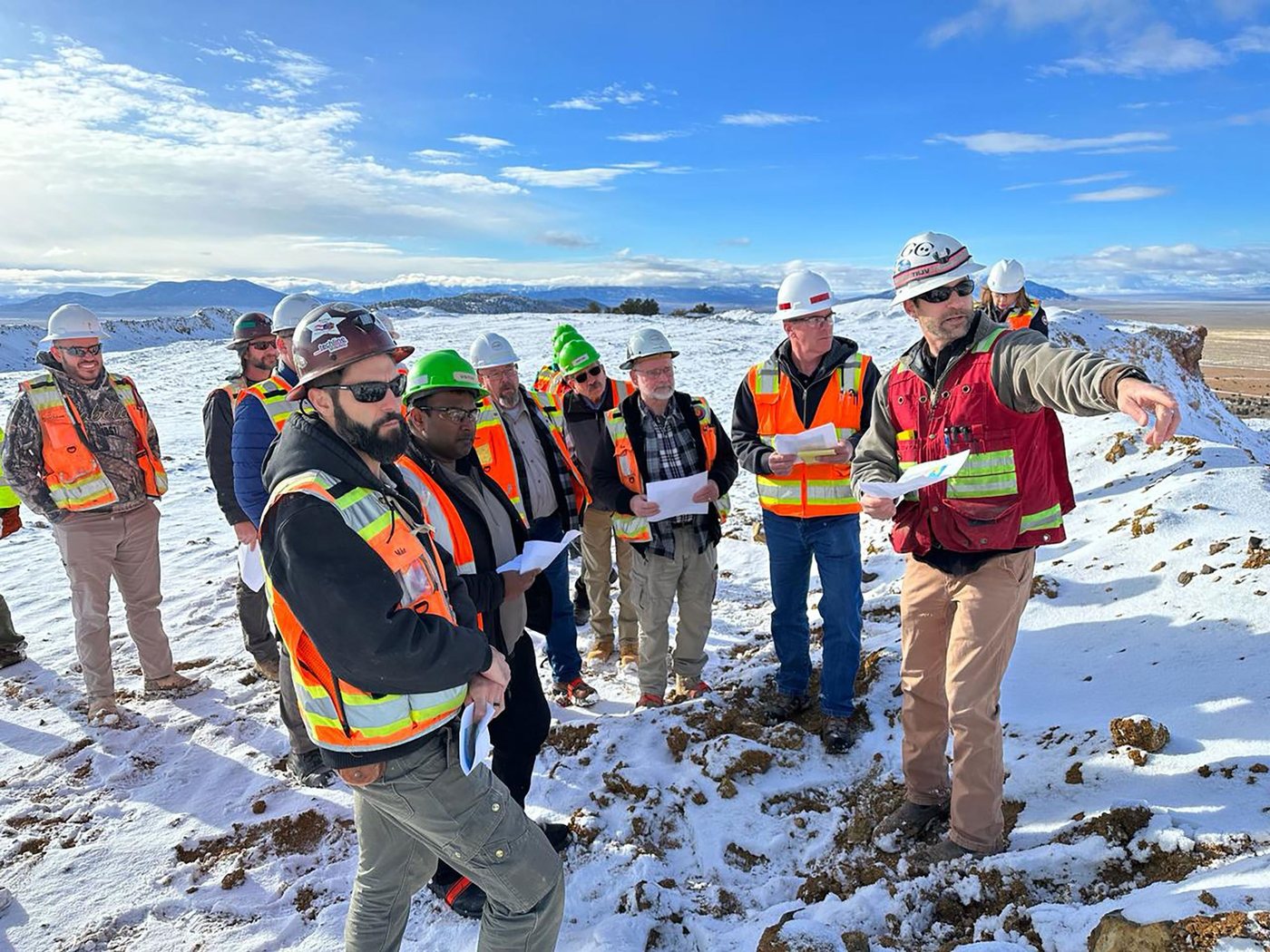 McEwen geologists at Gold Bar