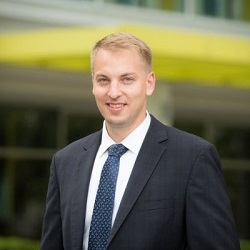 Speaker profile  Simon Dyakowski